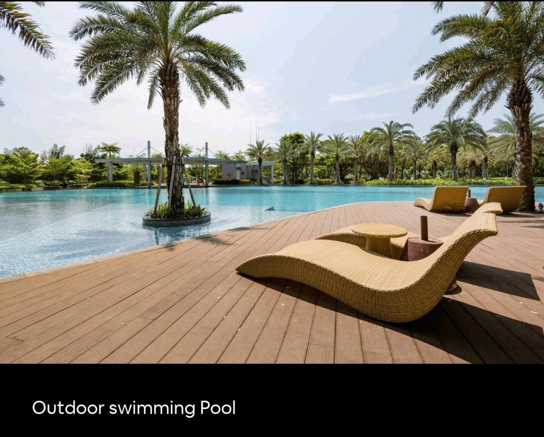 Studio Sea View Apartment At Gold Coast Pik By Mysweethome Джакарта Экстерьер фото