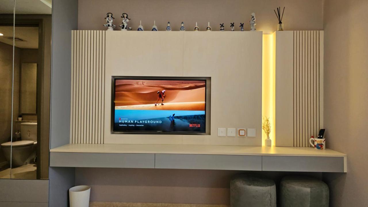 Studio Sea View Apartment At Gold Coast Pik By Mysweethome Джакарта Экстерьер фото