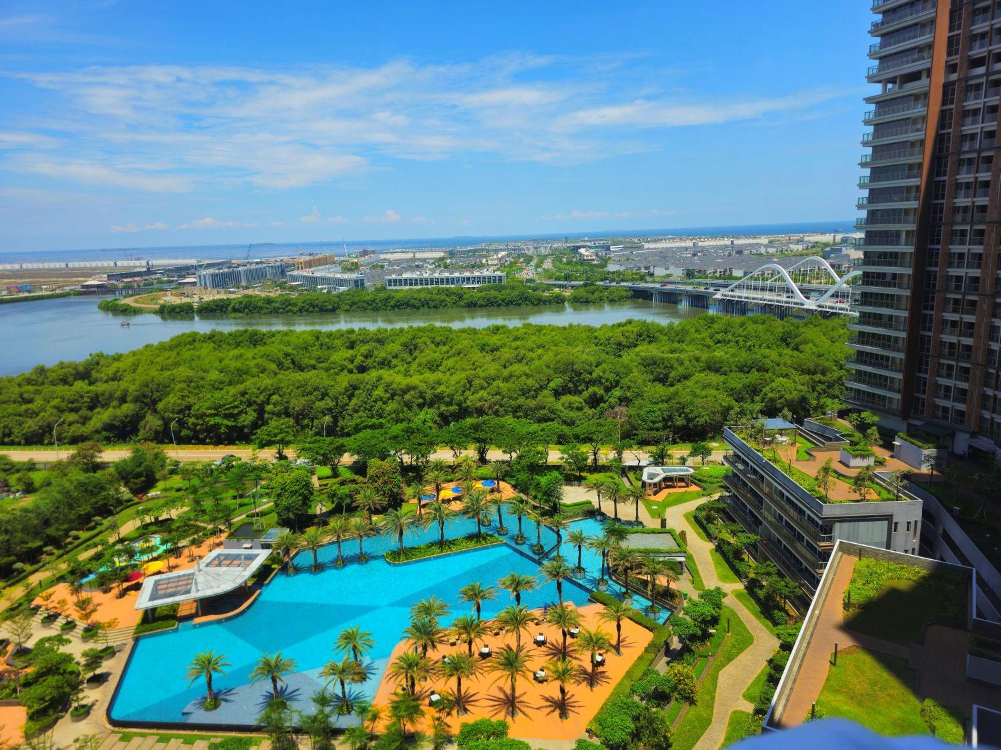 Studio Sea View Apartment At Gold Coast Pik By Mysweethome Джакарта Экстерьер фото